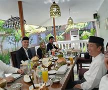 Jokowi Makan Siang Dengan Prabowo